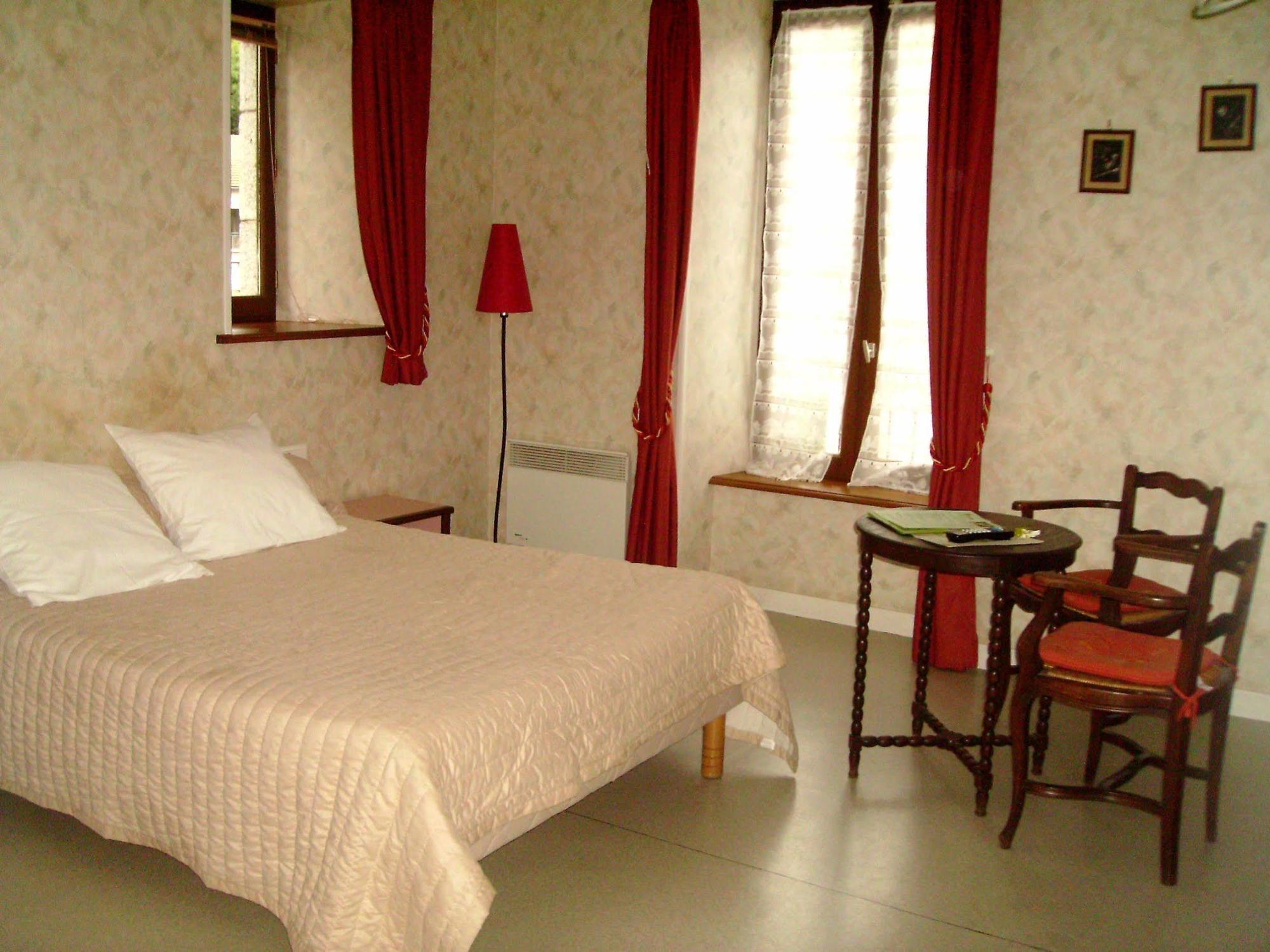 Logis Auberge De L'Allagnonette Saint-Poncy Luaran gambar